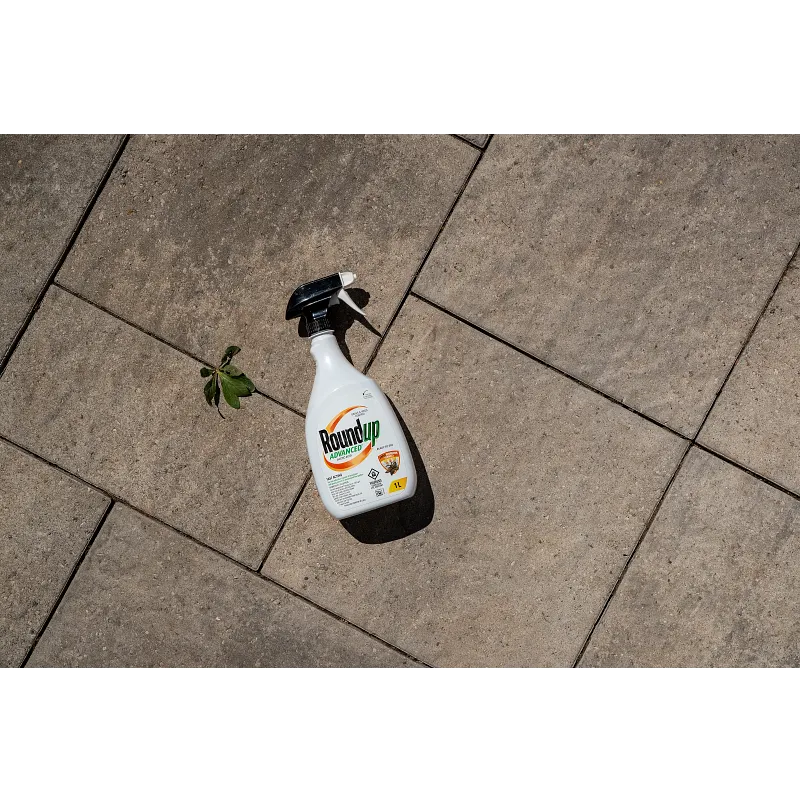 Destructeur de gramin&eacute;es et mauvaises herbes pr&ecirc;t &agrave; l'emploi image number 5.0