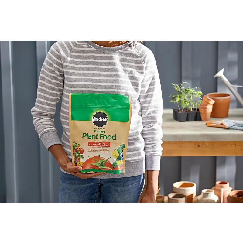 Miracle-Gro&reg; Water Soluble Tomato Plant Food image number 11.0