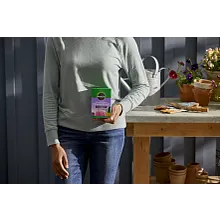 Miracle-Gro&reg; Water Soluble Bloom Booster&reg; Flower Food Image 3