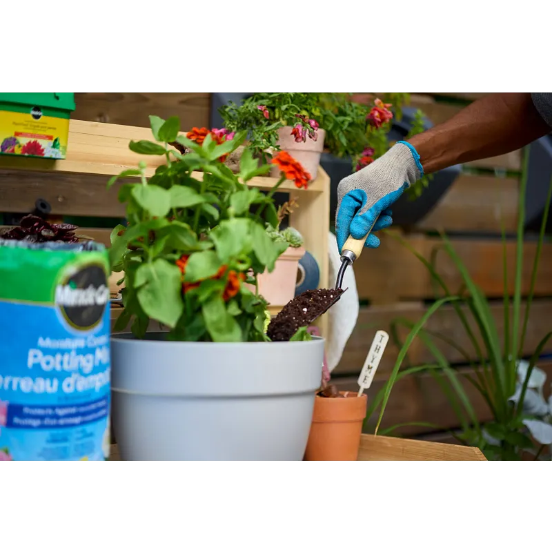 Moisture Control Potting Mix image number 5.0