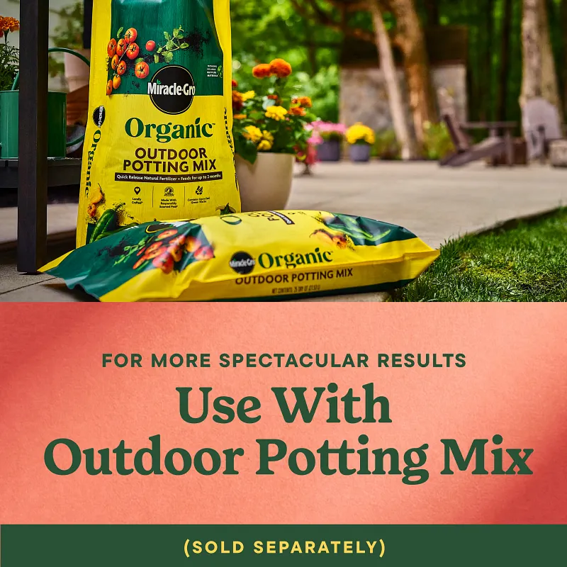 Miracle-Gro&reg; Shake 'N Feed&reg; Tomato, Fruit & Vegetable Plant Food image number 4.0