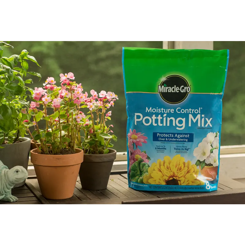 Miracle-Gro Moisture Control Potting Mix image number 5.0