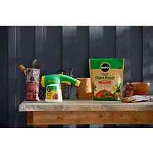Miracle-Gro&reg; Water Soluble Tomato Plant Food image number null