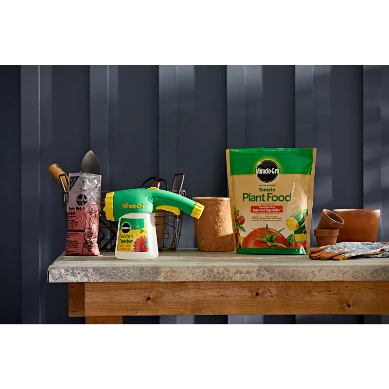 Miracle-Gro&reg; Water Soluble Tomato Plant Food image number 4.0