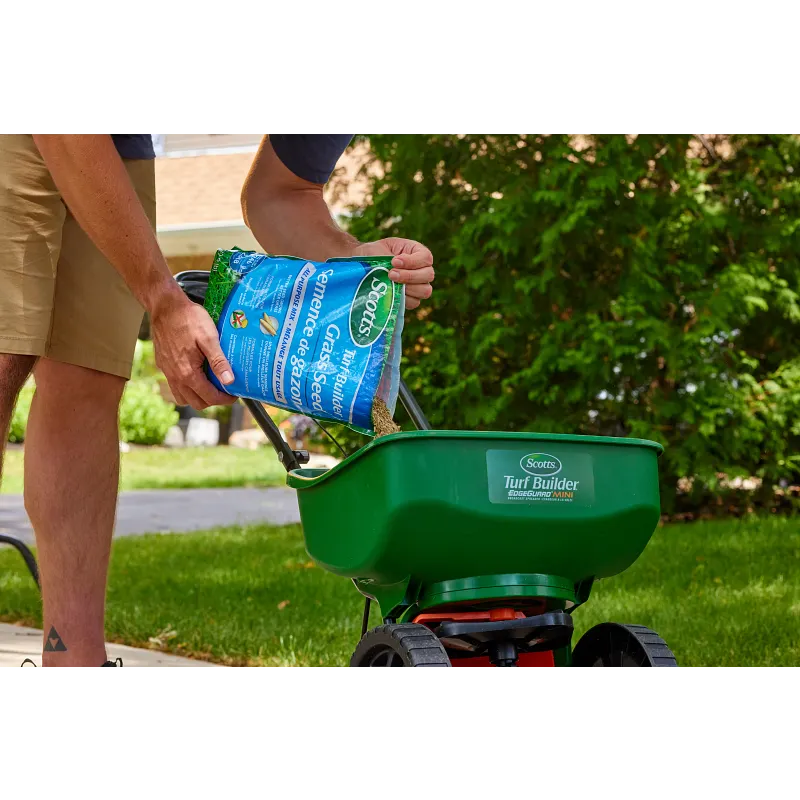 Scotts&reg; Turf Builder&reg; semence de gazon melange tout usage image number 4.0
