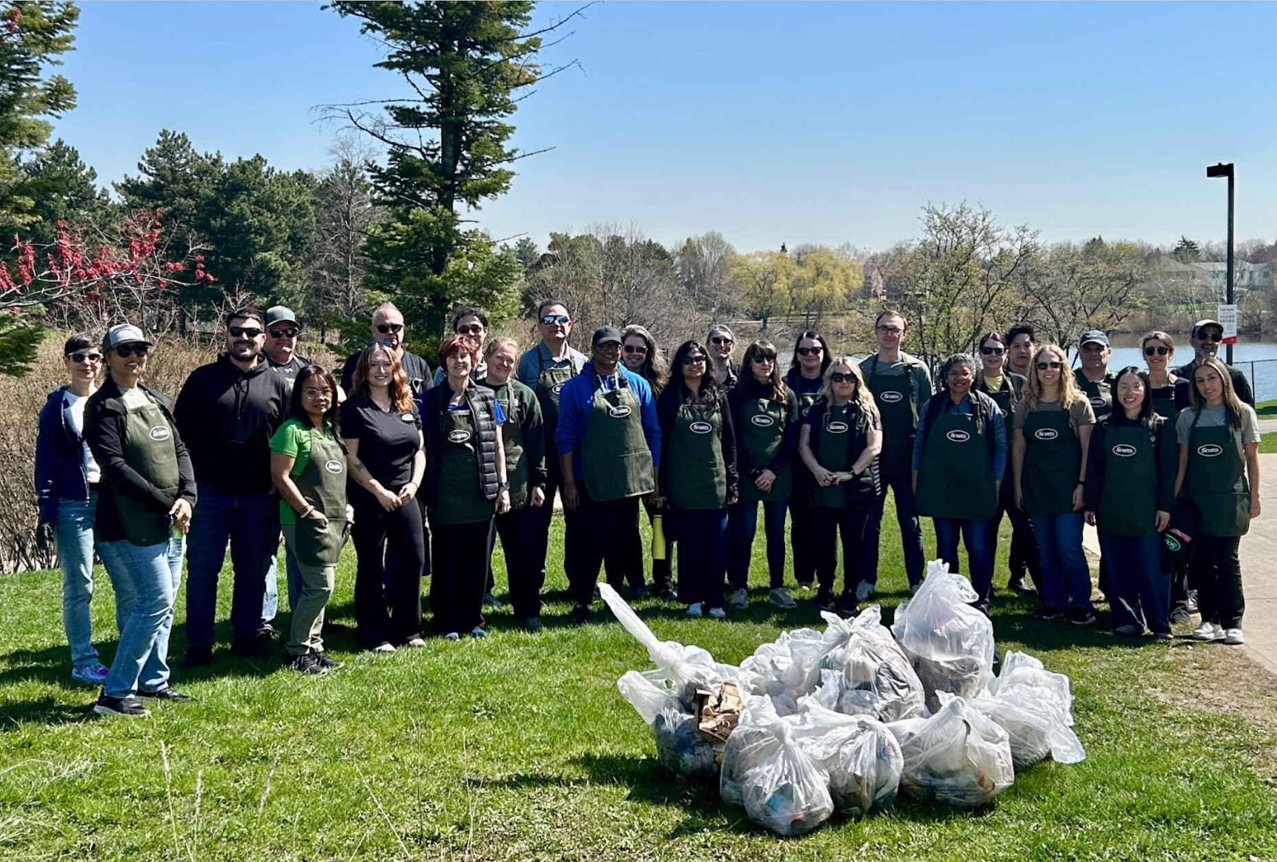 ScottsMiracle-Gro associates volunteering