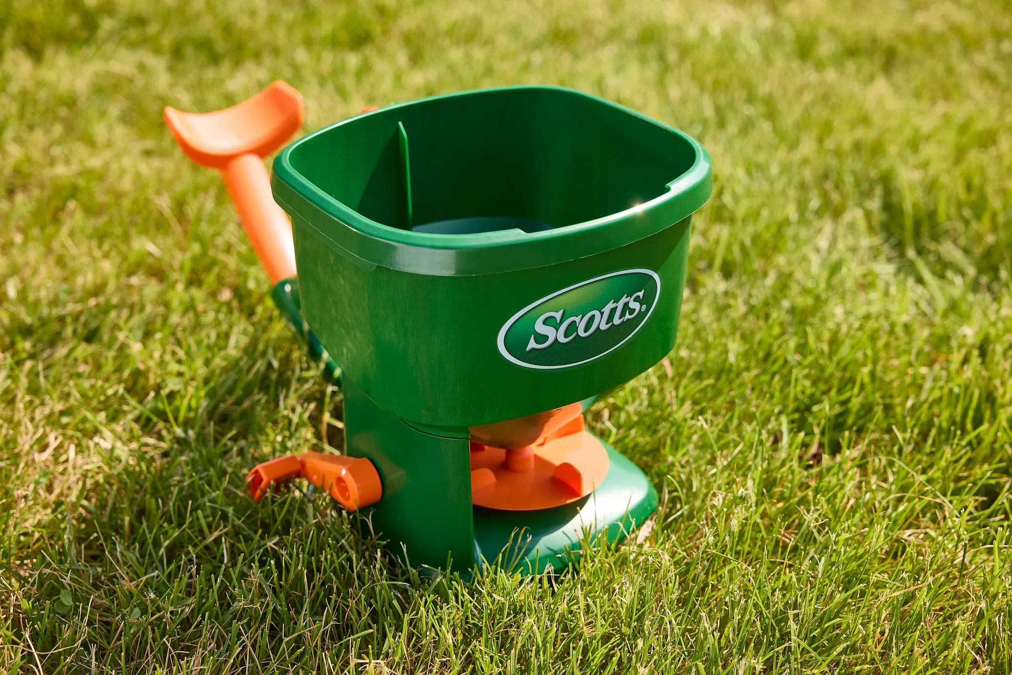 The Scotts Whirl hand-crank spreader