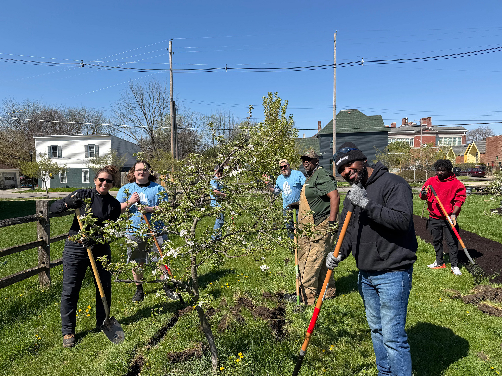 ScottsMiracle-Gro associates volunteering
