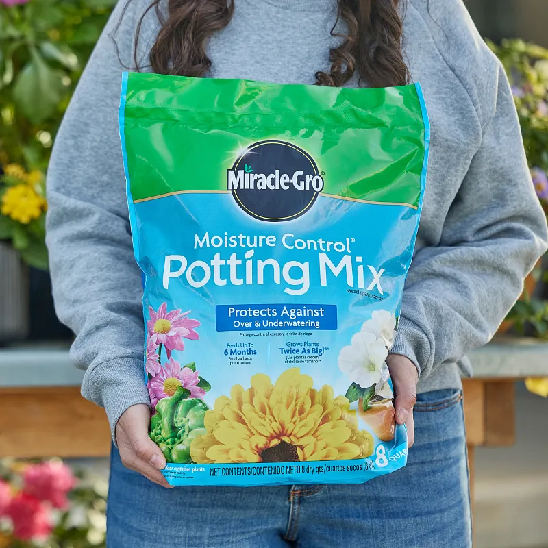 Miracle-Gro&reg; Moisture Control&reg; Potting Mix Image 3